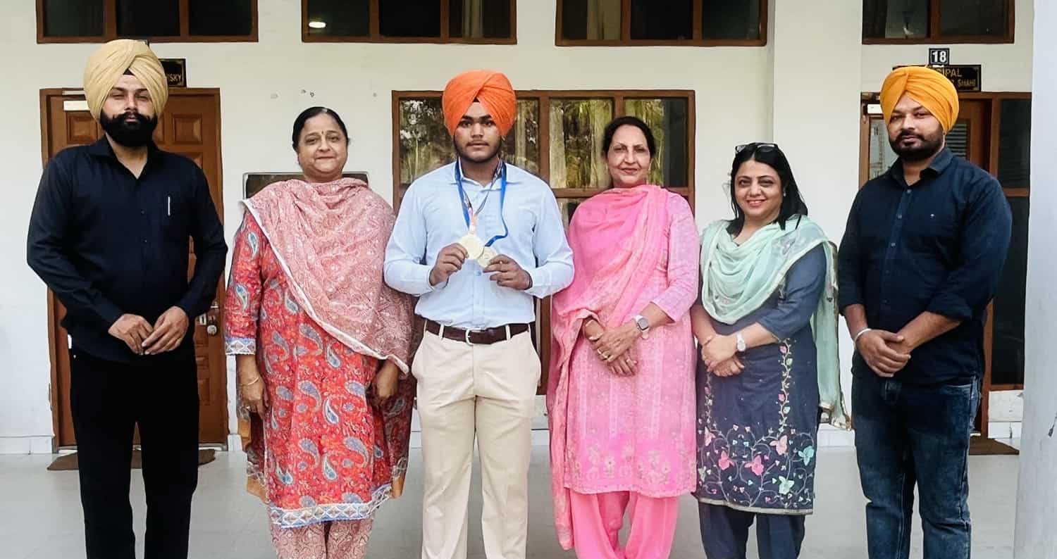 Bela College sportsmen won silver medals in athletics championships